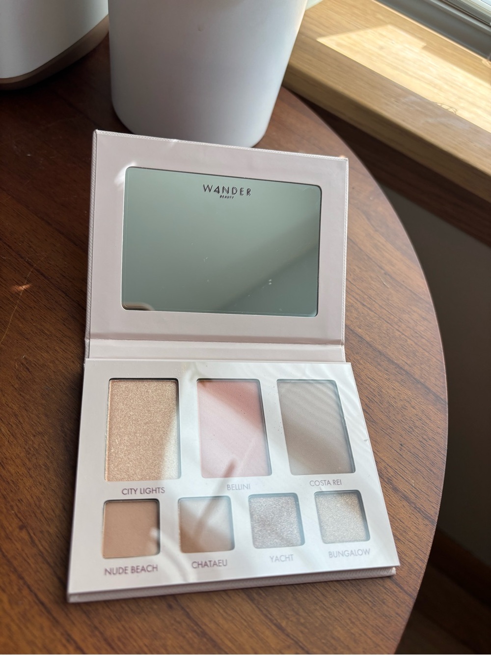 Wander Beauty Neutral Eyeshadow Palette - Champagne, Pink & Cream Shades